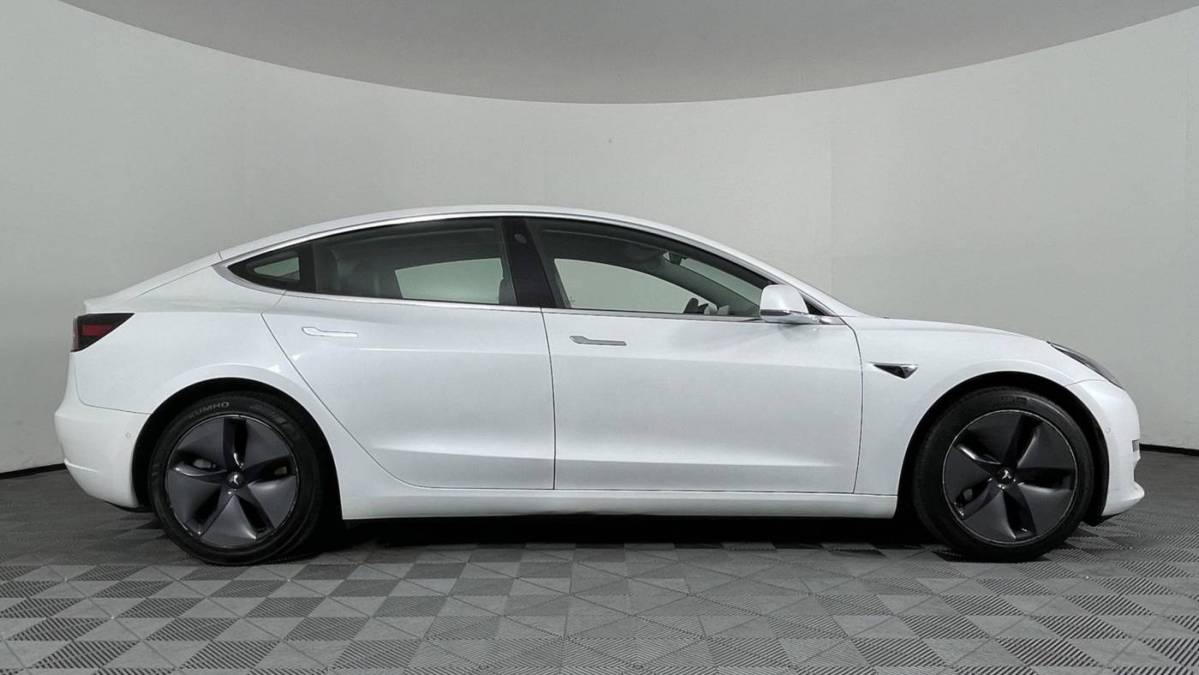 2020 Tesla Model 3 5YJ3E1EA8LF737748