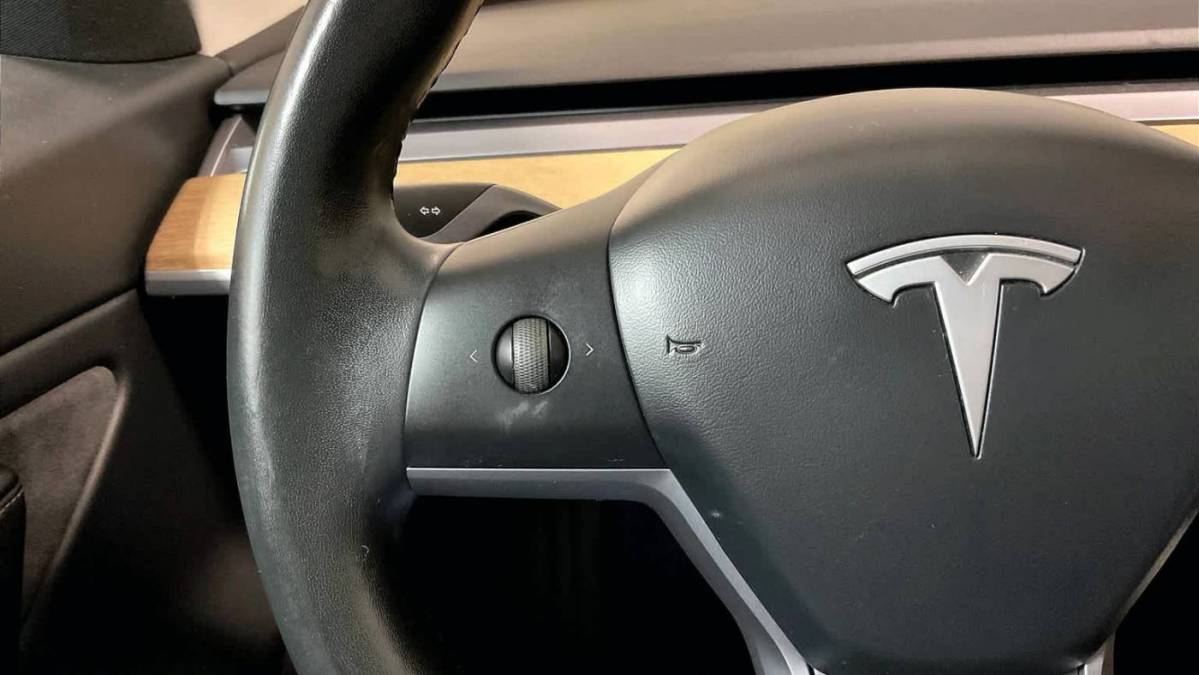 2018 Tesla Model 3 5YJ3E1EB4JF127724