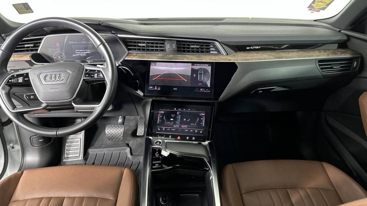 2021 Audi e-tron WA1LAAGE7MB017321