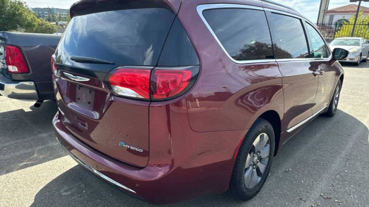 2018 Chrysler Pacifica Hybrid 2C4RC1N74JR129585