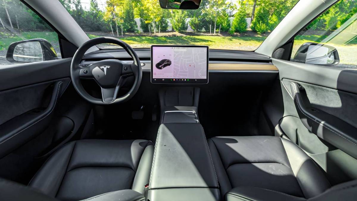 2021 Tesla Model Y 5YJYGDEE0MF284585