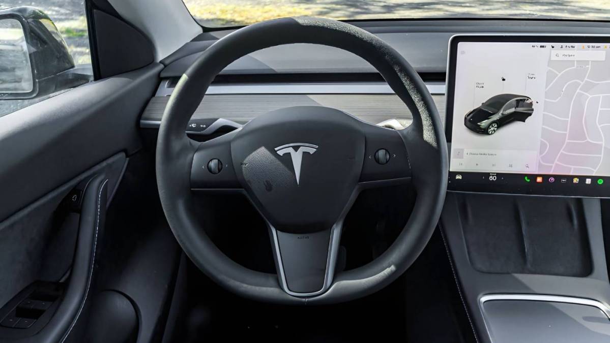 2021 Tesla Model Y 5YJYGDEE0MF284585