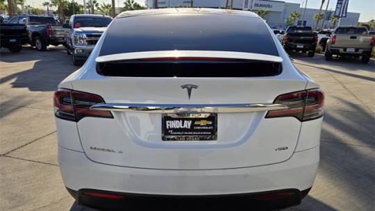 2017 Tesla Model X 5YJXCDE25HF061056