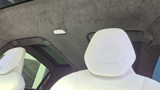 2017 Tesla Model X 5YJXCDE25HF061056