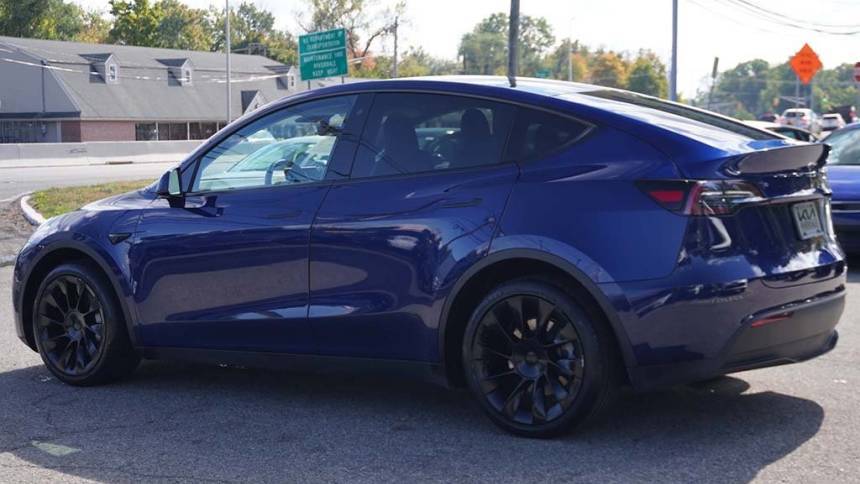 2020 Tesla Model Y 5YJYGDEE1LF008284