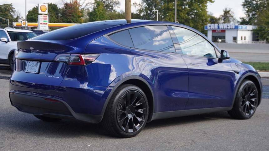 2020 Tesla Model Y 5YJYGDEE1LF008284