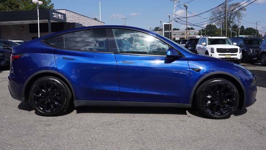 2020 Tesla Model Y 5YJYGDEE1LF008284