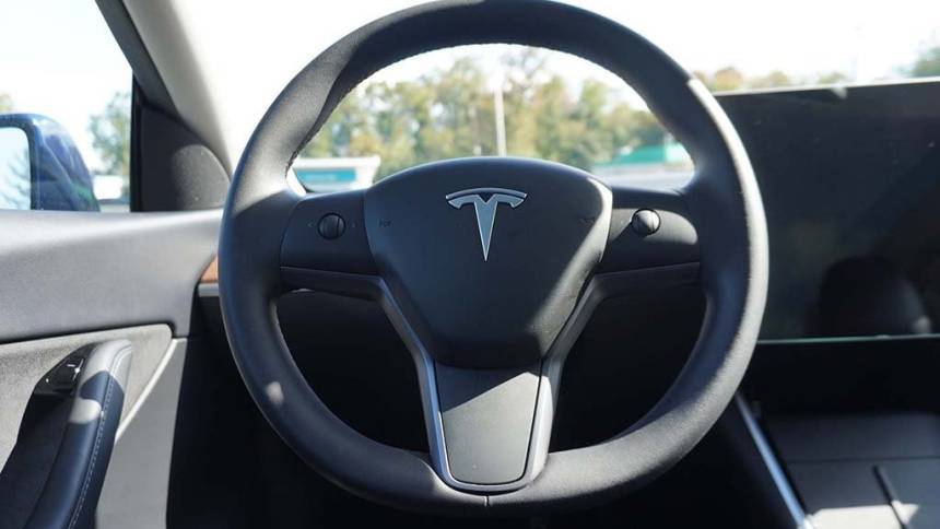 2020 Tesla Model Y 5YJYGDEE1LF008284