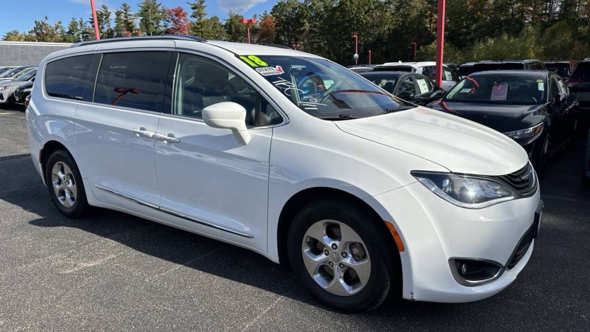 2018 Chrysler Pacifica Hybrid 2C4RC1L79JR178428