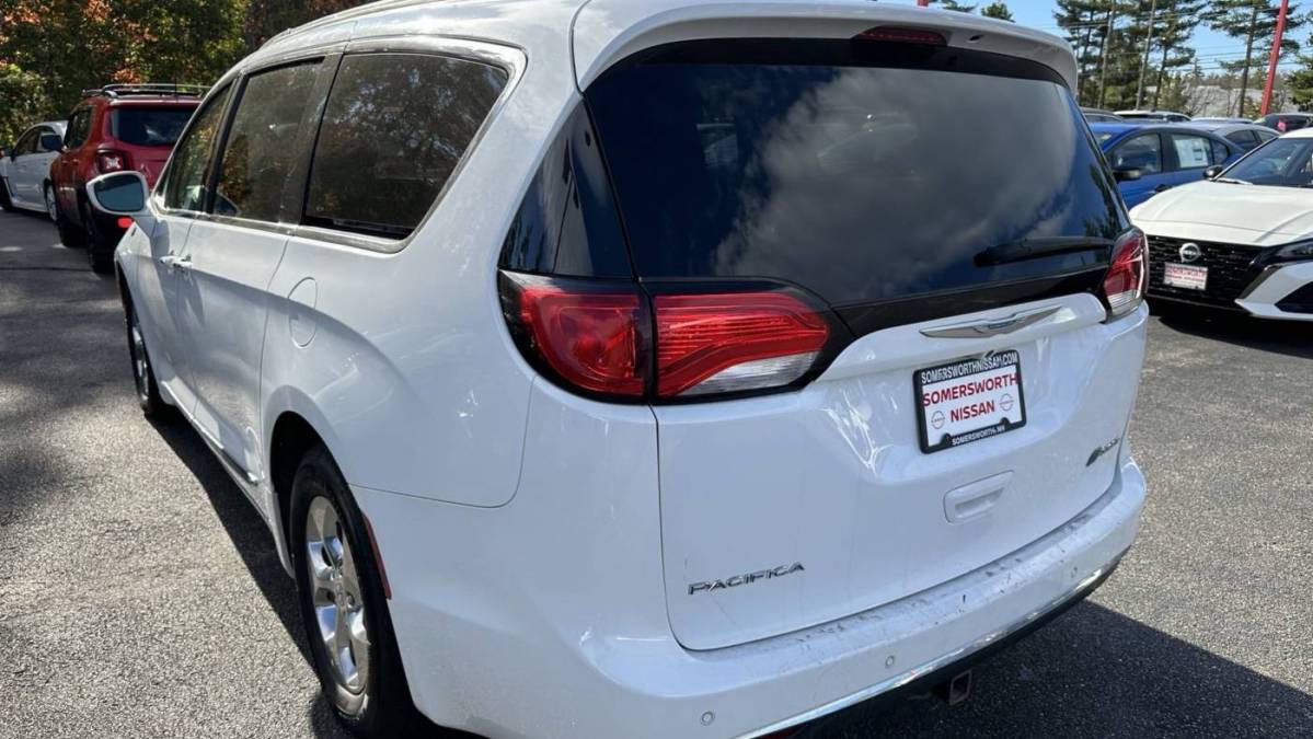 2018 Chrysler Pacifica Hybrid 2C4RC1L79JR178428