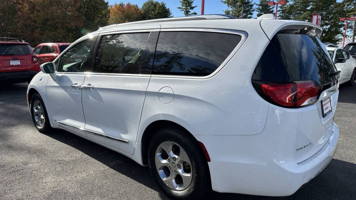 2018 Chrysler Pacifica Hybrid 2C4RC1L79JR178428