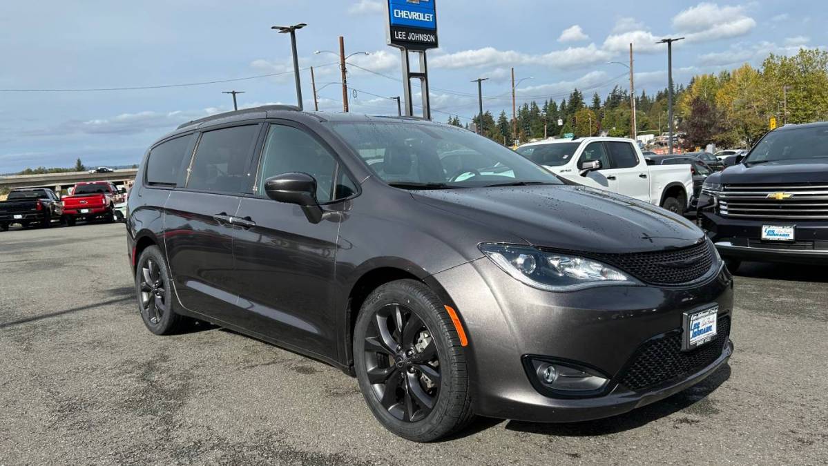 2018 Chrysler Pacifica Hybrid 2C4RC1L76JR262268