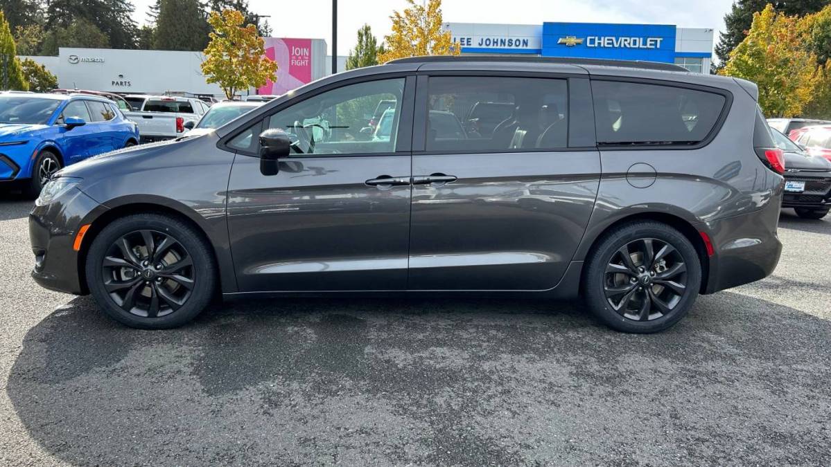 2018 Chrysler Pacifica Hybrid 2C4RC1L76JR262268