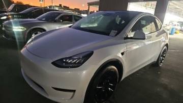 2021 Tesla Model Y 5YJYGDEE2MF273247