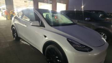 2021 Tesla Model Y 5YJYGDEE2MF273247