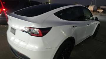 2021 Tesla Model Y 5YJYGDEE2MF273247