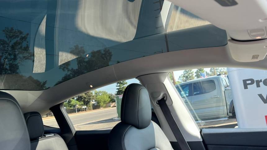 2021 Tesla Model Y 5YJYGDEEXMF241257