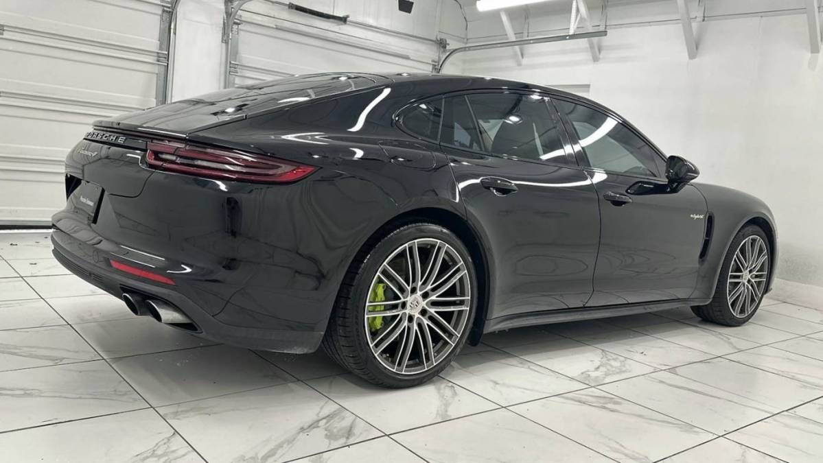 2018 Porsche Panamera WP0AE2A7XJL177183