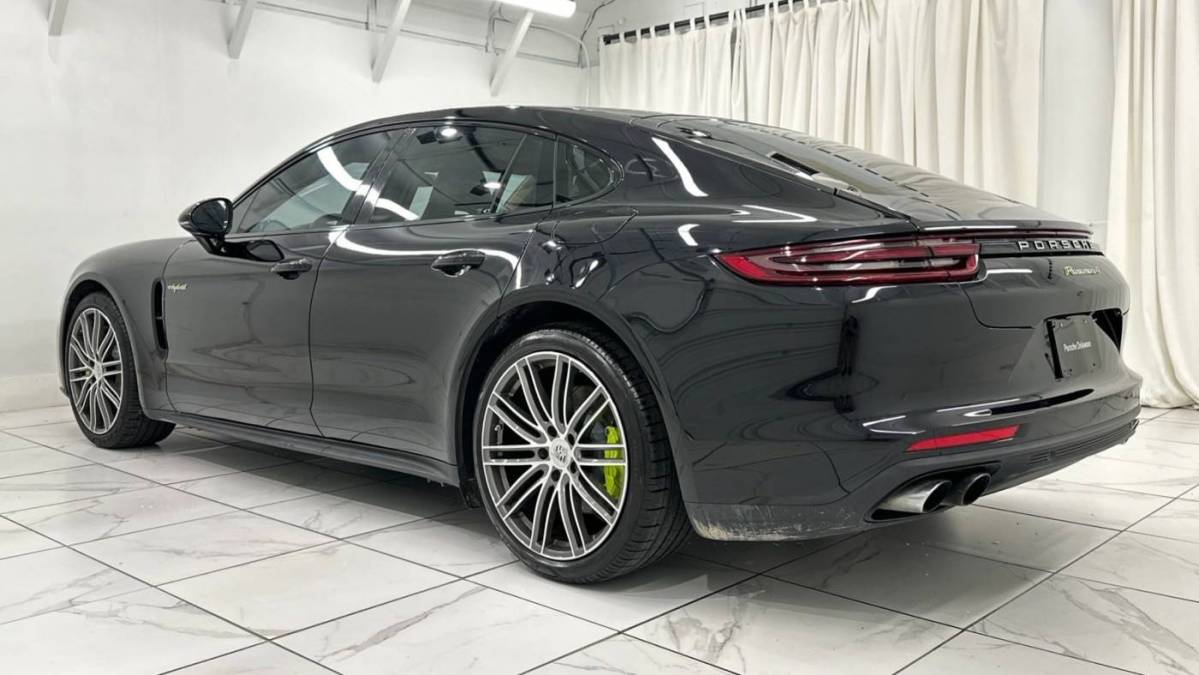 2018 Porsche Panamera WP0AE2A7XJL177183