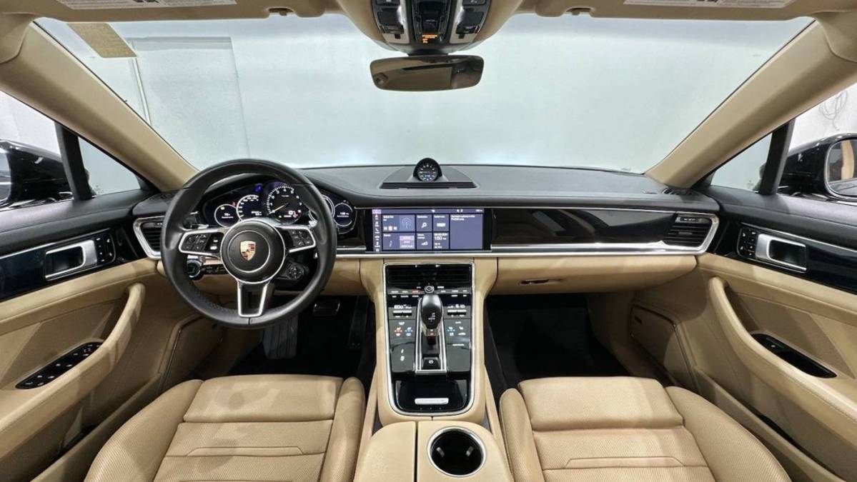 2018 Porsche Panamera WP0AE2A7XJL177183