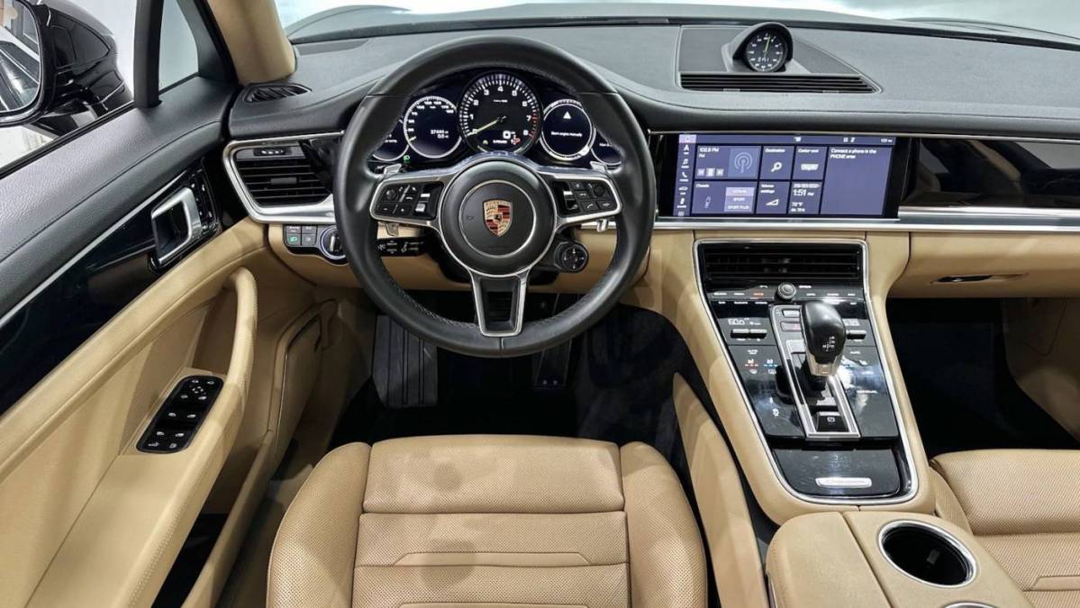 2018 Porsche Panamera WP0AE2A7XJL177183