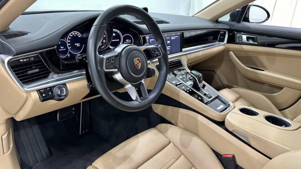 2018 Porsche Panamera WP0AE2A7XJL177183