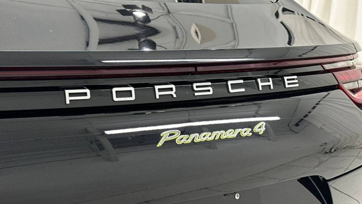 2018 Porsche Panamera WP0AE2A7XJL177183