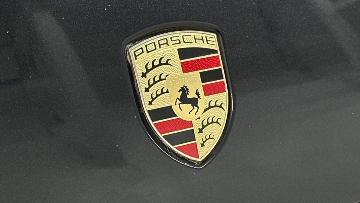 2018 Porsche Panamera WP0AE2A7XJL177183