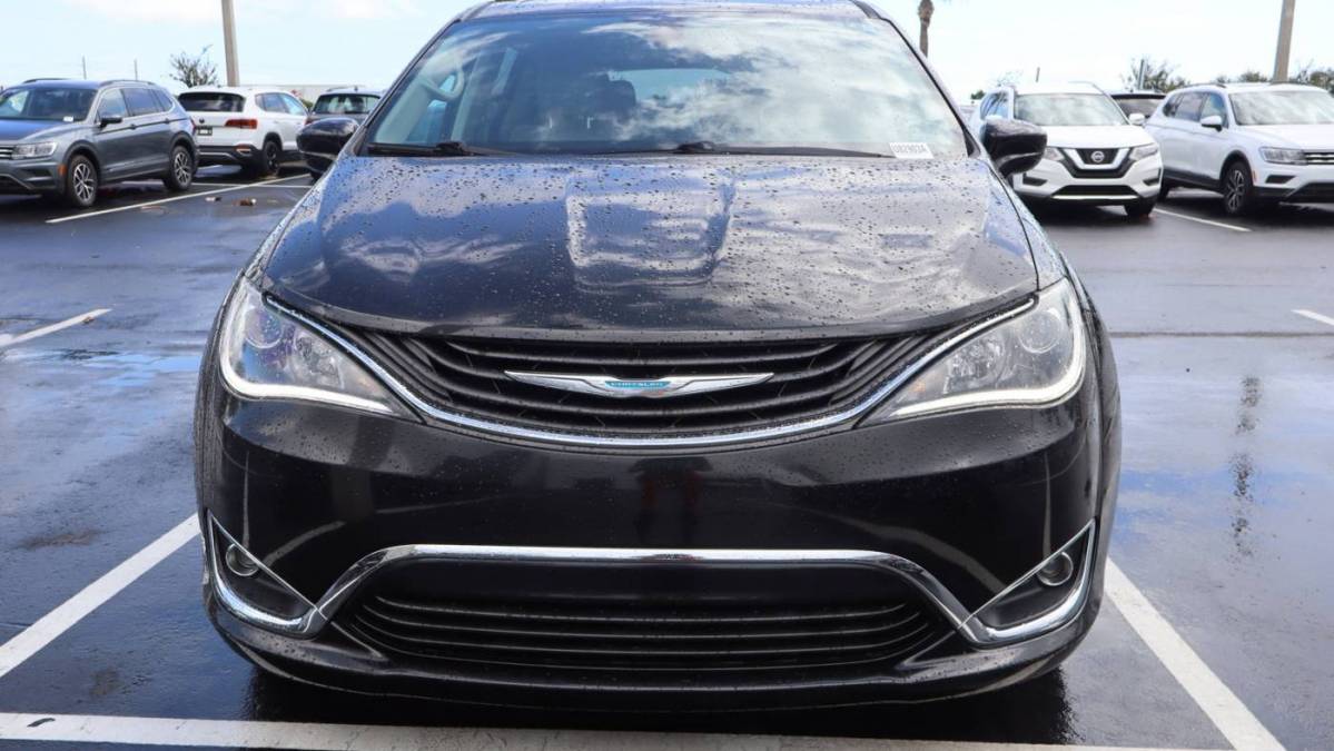 2018 Chrysler Pacifica Hybrid 2C4RC1L73JR155470