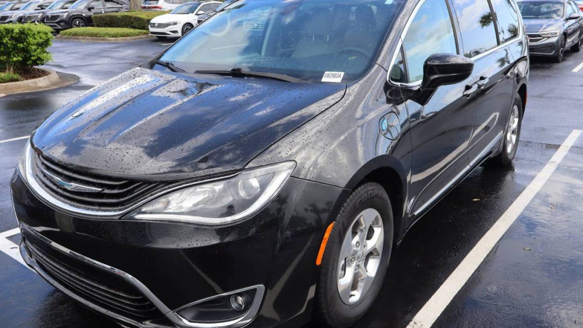 2018 Chrysler Pacifica Hybrid 2C4RC1L73JR155470