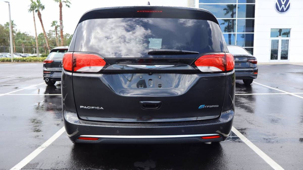 2018 Chrysler Pacifica Hybrid 2C4RC1L73JR155470