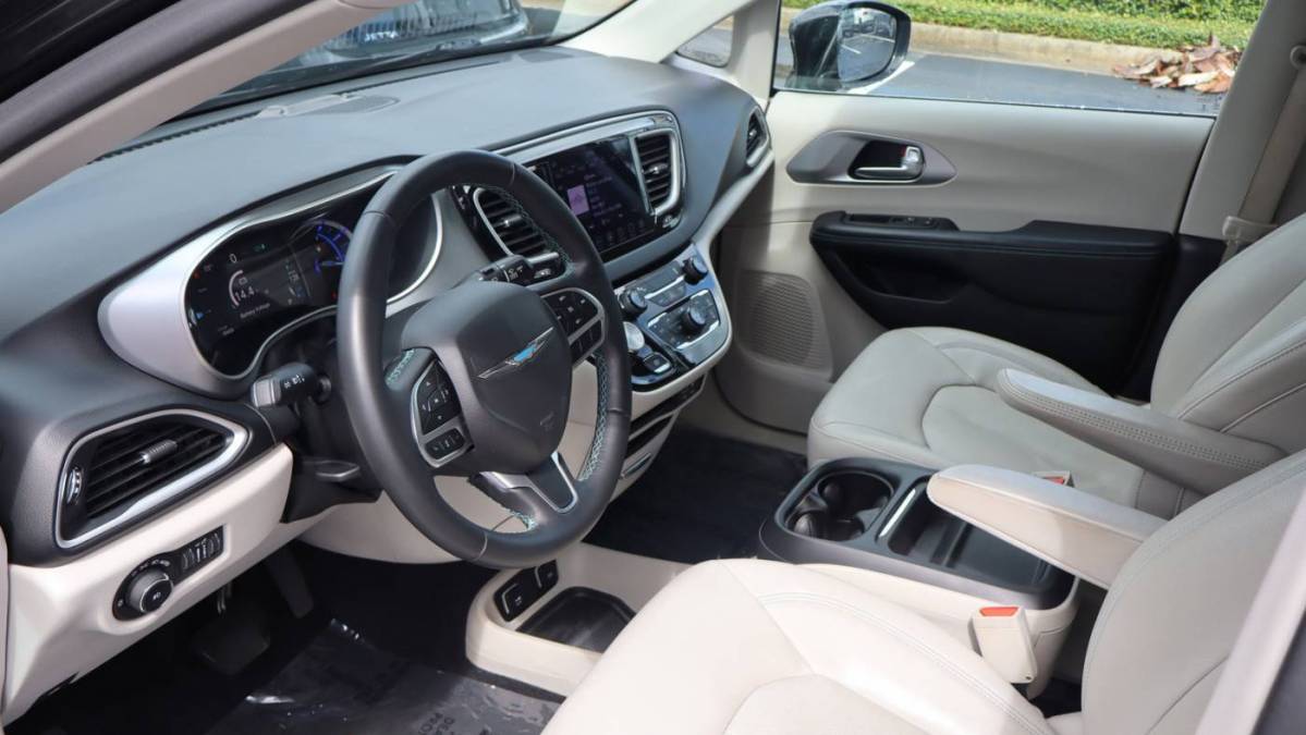 2018 Chrysler Pacifica Hybrid 2C4RC1L73JR155470