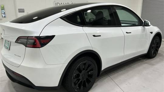 2020 Tesla Model Y 5YJYGDEE4LF046320