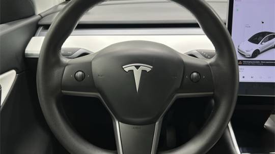 2020 Tesla Model Y 5YJYGDEE4LF046320