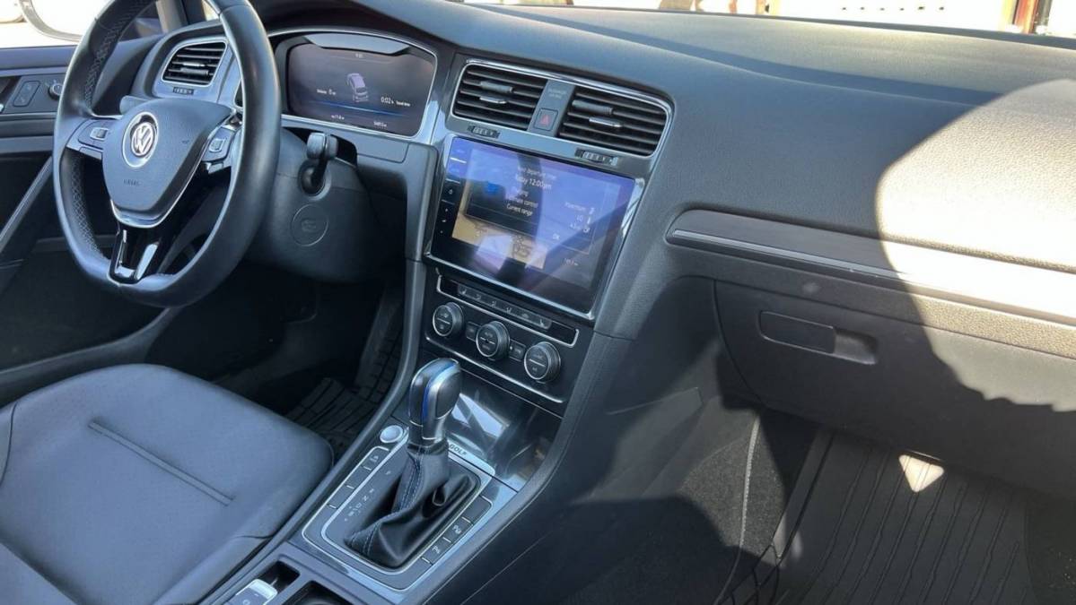 2019 Volkswagen e-Golf WVWPR7AU1KW907547