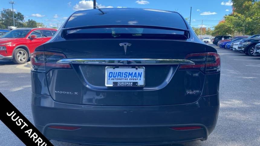 2018 Tesla Model X 5YJXCDE27JF101952