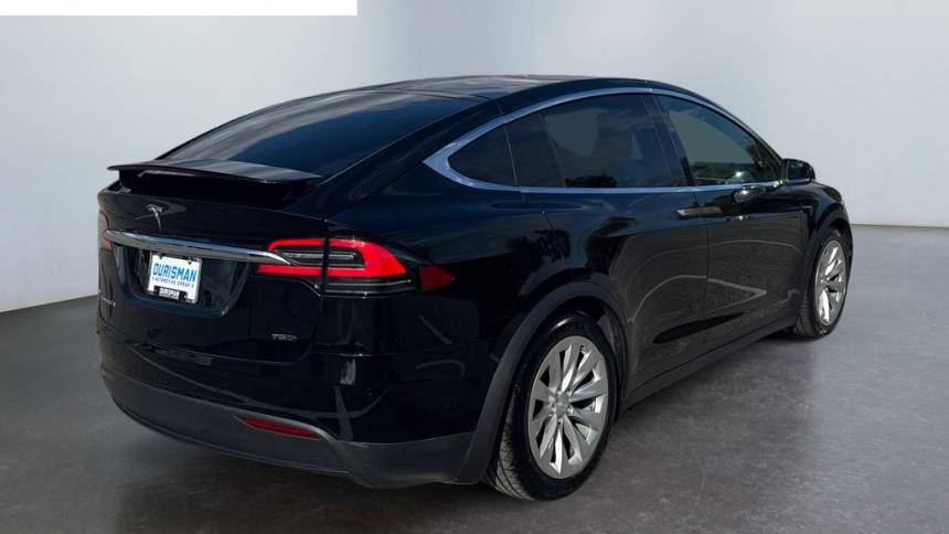 2017 Tesla Model X 5YJXCDE29HF034247