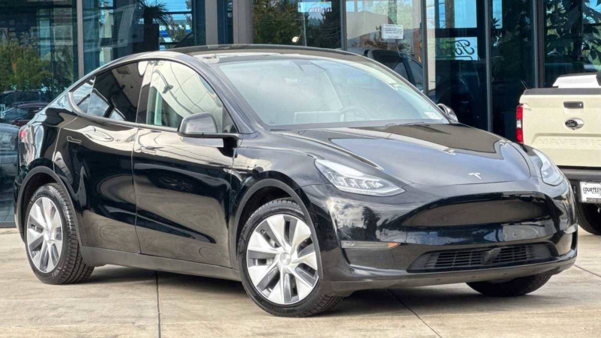 2020 Tesla Model Y 5YJYGDEE0LF017526