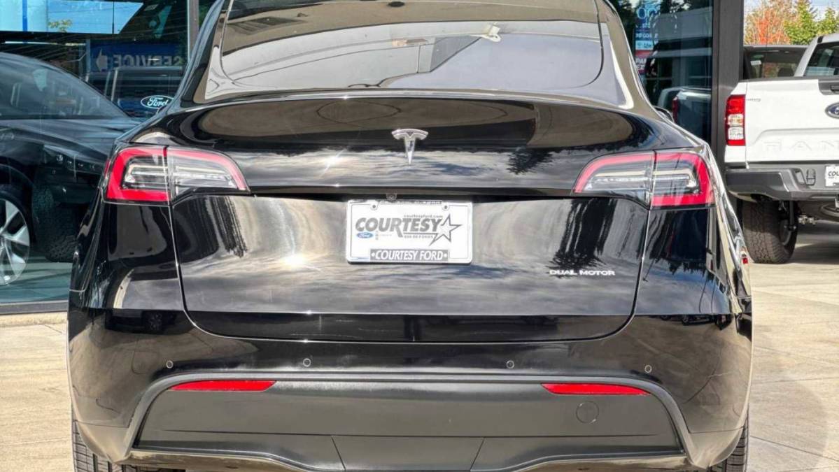 2020 Tesla Model Y 5YJYGDEE0LF017526