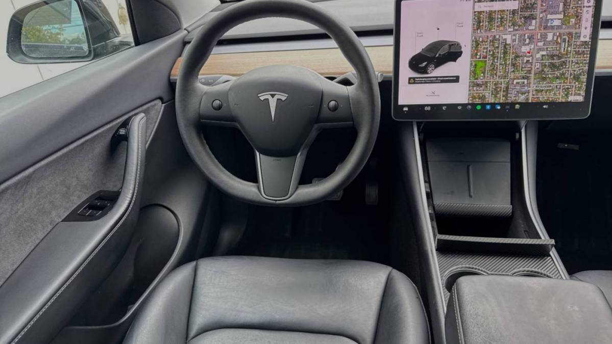 2020 Tesla Model Y 5YJYGDEE0LF017526