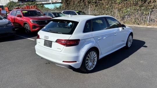 2016 Audi A3 Sportback e-tron WAUTPBFF7GA049293