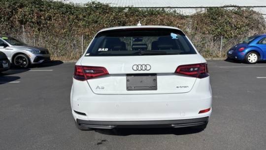 2016 Audi A3 Sportback e-tron WAUTPBFF7GA049293