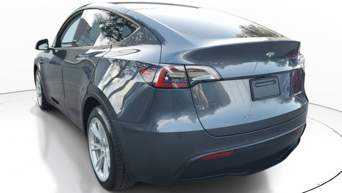 2021 Tesla Model Y 5YJYGDEE8MF202702