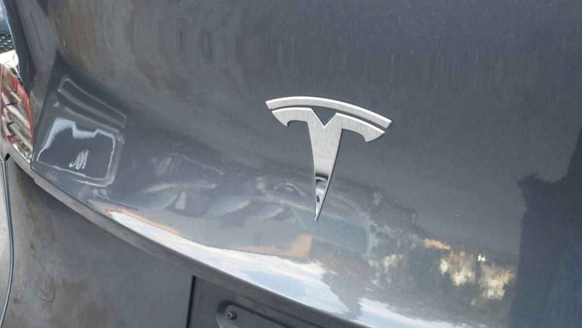 2021 Tesla Model Y 5YJYGDEE8MF202702