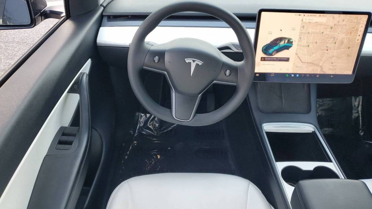 2021 Tesla Model Y 5YJYGDEE8MF202702