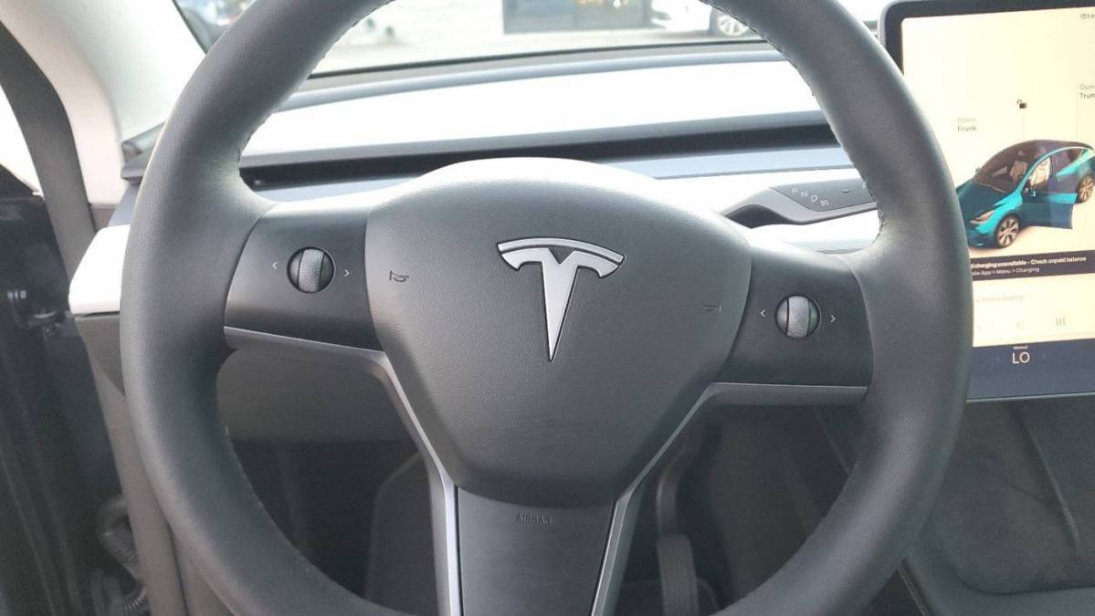 2021 Tesla Model Y 5YJYGDEE8MF202702