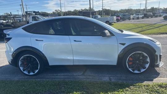 2020 Tesla Model Y 5YJYGDEE5LF022107