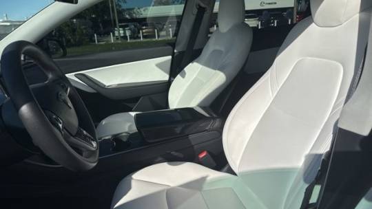 2020 Tesla Model Y 5YJYGDEE5LF022107