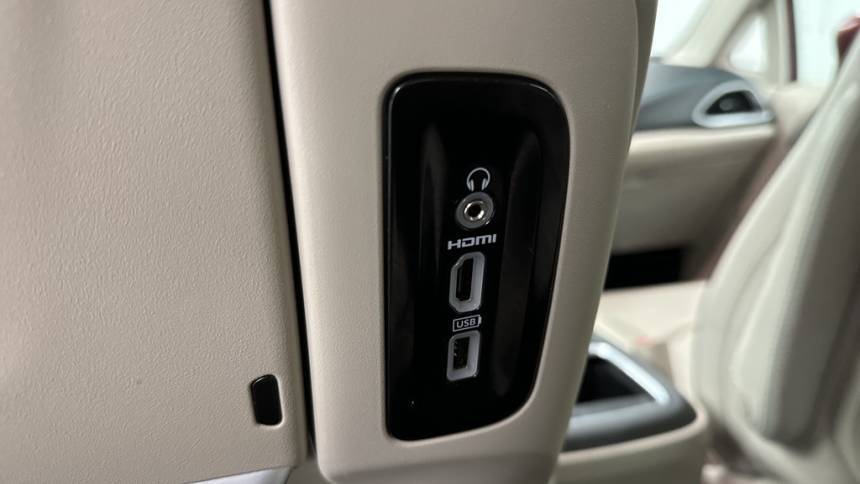 2018 Chrysler Pacifica Hybrid 2C4RC1N74JR213079