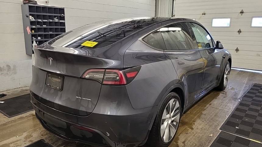 2020 Tesla Model Y 5YJYGDEE8LF031013